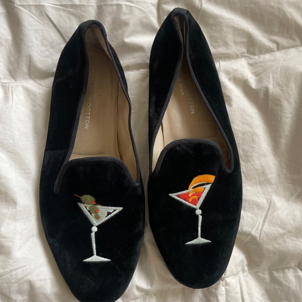 Wooden velvet slipper